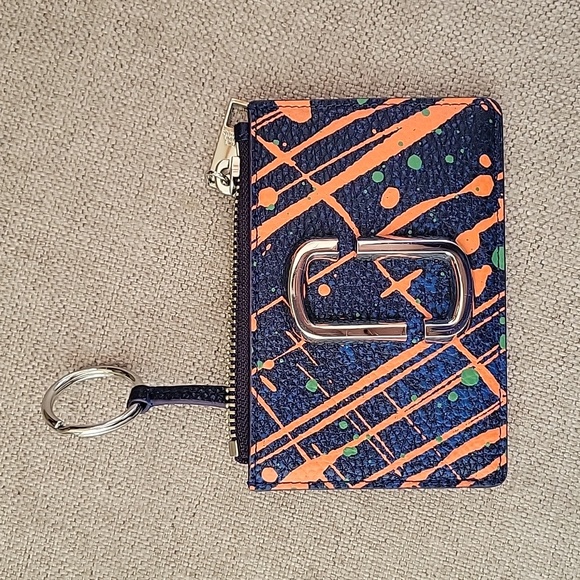 Marc Jacobs wallet in eclipse - Picture 3 of 4